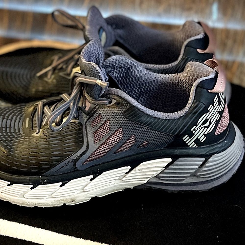 Hoka Women’s Gaviota sneaker